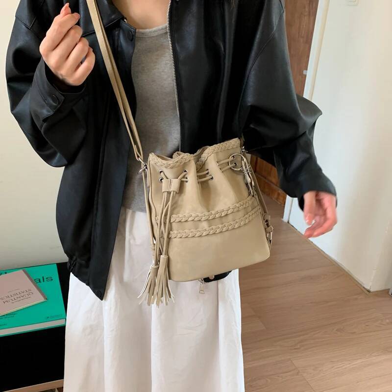 Retro Style Multiple Back Styles PU Leather Women s Shoulder Bag Niche Bucket Bag Women s Crossbody Bag Simple Solid Color Designer Bag