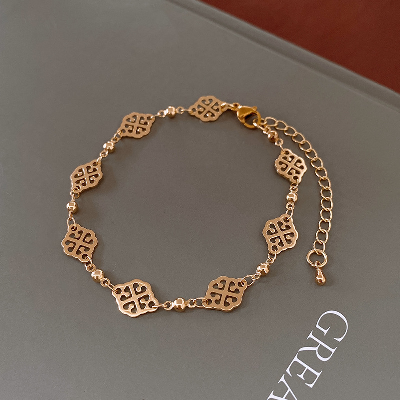 Luxury Brand Designer Jewelry INS Retro Design Necklace And Earring Set Fashionable High-End Sweater Chain Niche Jewelry Wholesale For Women