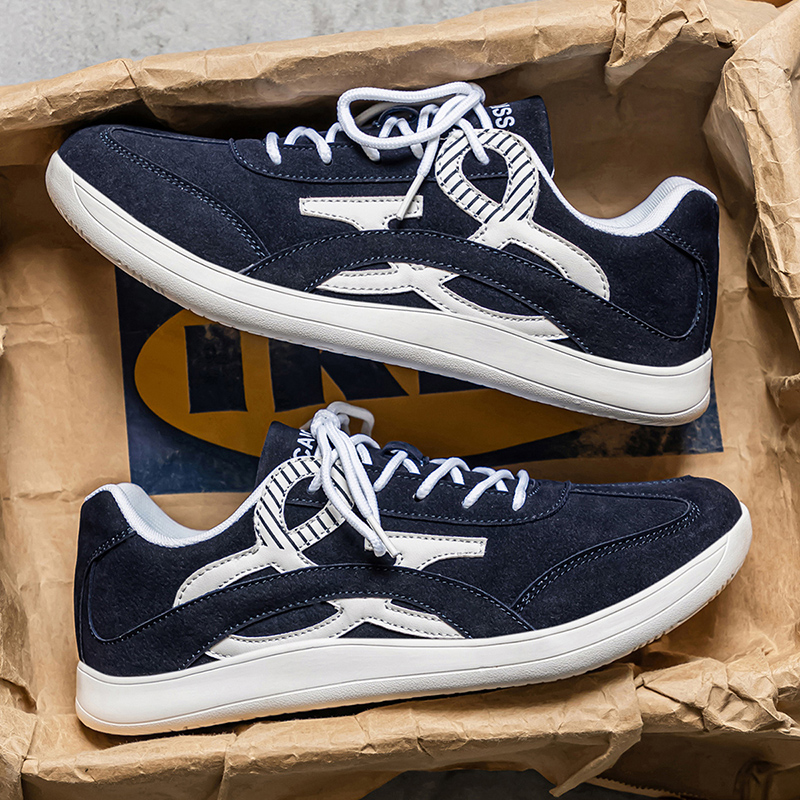 Durable Unisex Outdoor Running Footwear with Broad Head Seasonal Collection