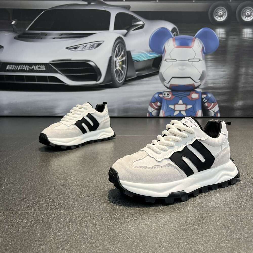 2023 Autumn New Dad Thick Sole Casual Versatile Breathable Men's Trendy Height Increasing Leather Surface Sports Running Shoes