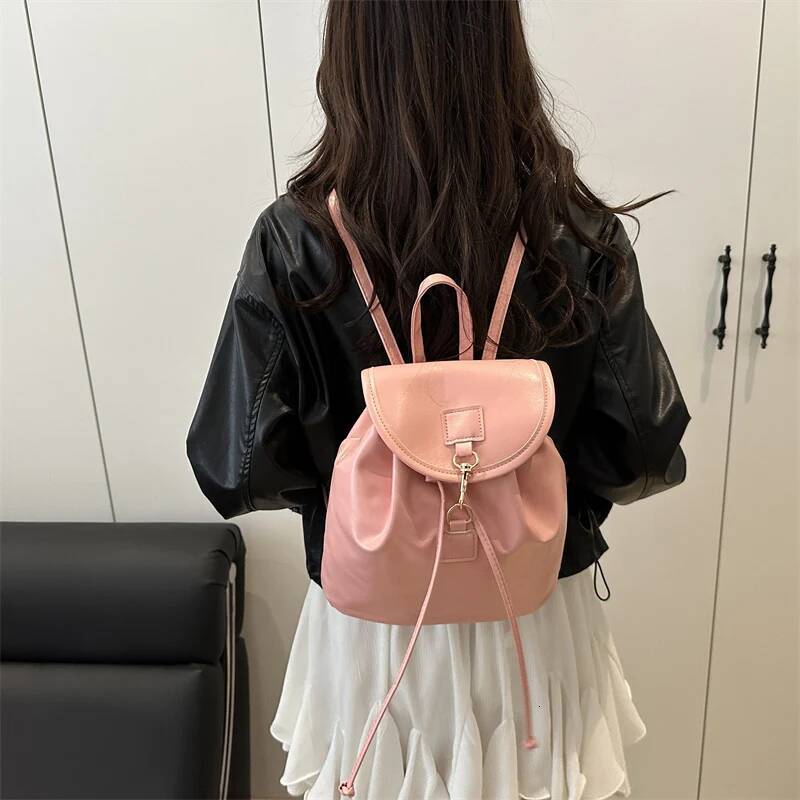Fashionable Women s Casual Travel Bag Soft Leather Solid Color Women s Handbag Neutral Style Backpack Couple Bag Autumn And Winter New Designer Bag