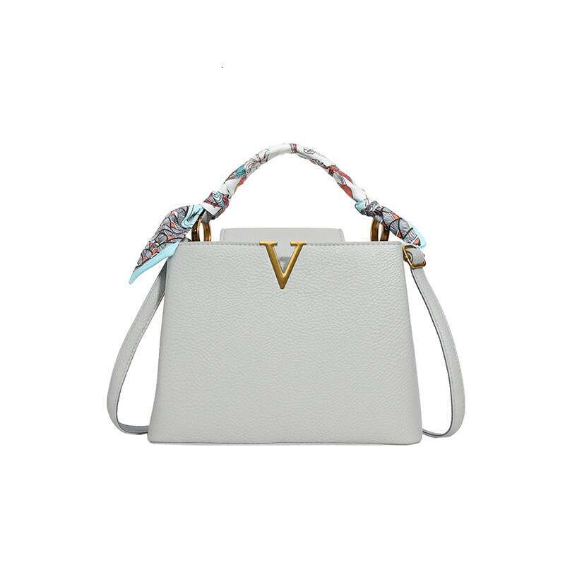 2024 New Lychee Vee Inlaid Gold Edge Tote Light Handbag Single Shoulder Crossbody Large Capacity Women's Bag