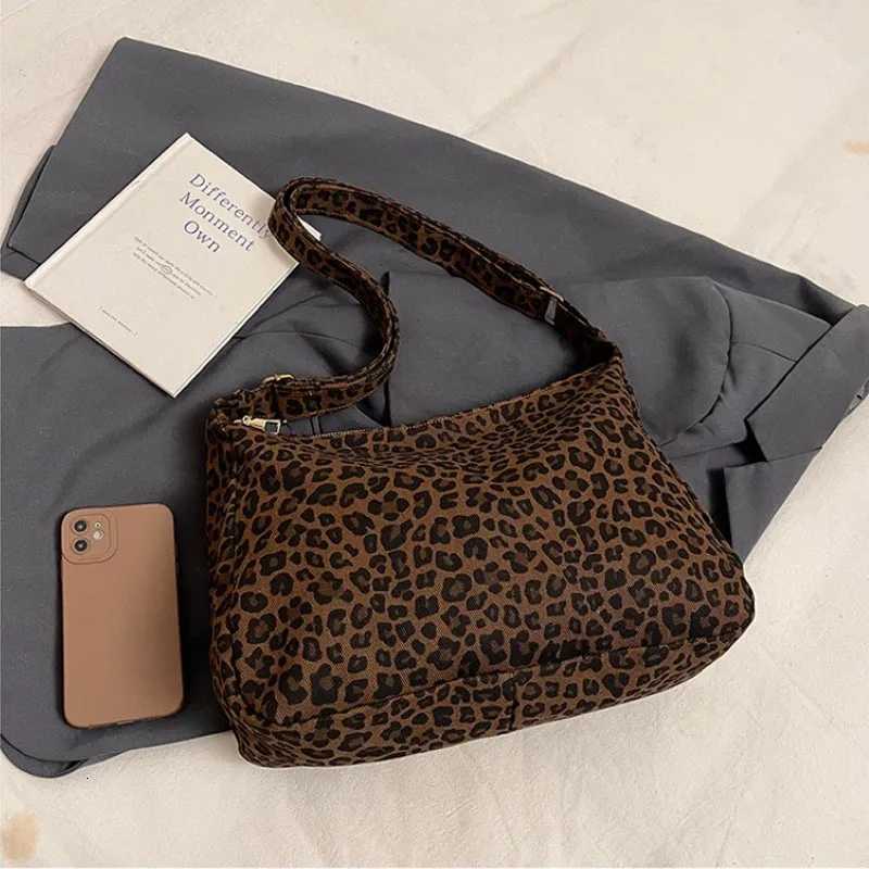 Trendy Casual Soft Textile Womens Shoulder Bag Large Capacity Leopard Print Female Retro Crossbody Bag For Commute Outings W250911