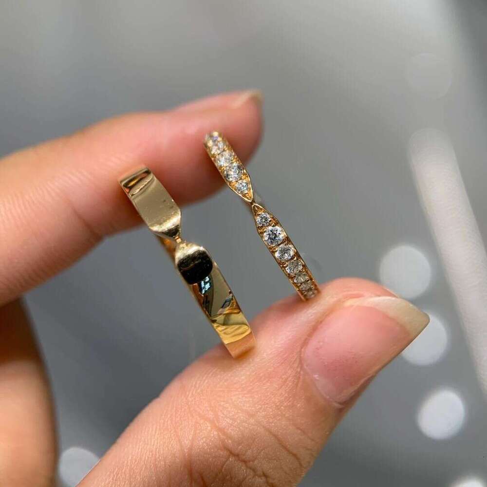 Shangjiamian Love Double Pointed Ring for Women Rose Gold Versatile Fashion Light Luxury Diamond V-shaped Couple Rings Geometric
