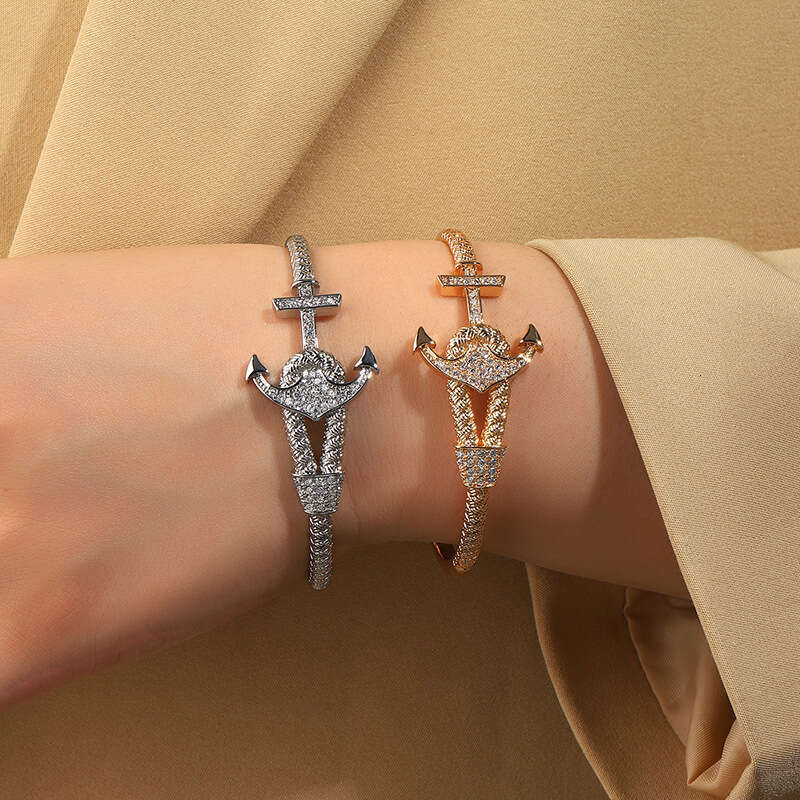 Gold Tone designer bracelet for womennail bracelet luxury jewelry Cross niche full diamond bracelet hip-hop cool high-end bracelet hand jewelry wholes