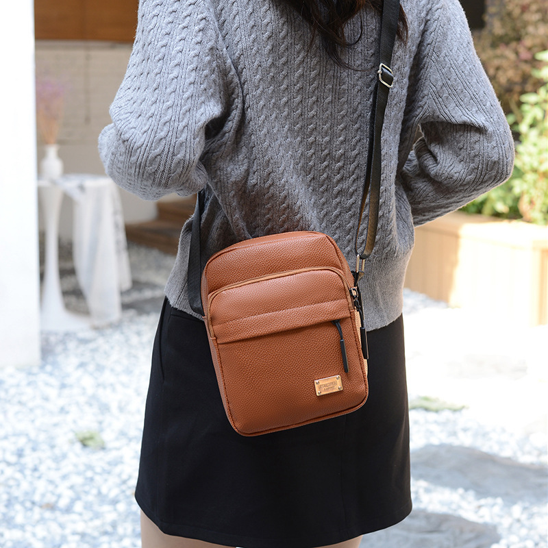 Designer Bag Vertical Phone Small Square Bag Casual Free Shipping Soft Leather Texture Shoulder Bag Luxury Bag Retro Simple Commuter Crossbody Women S