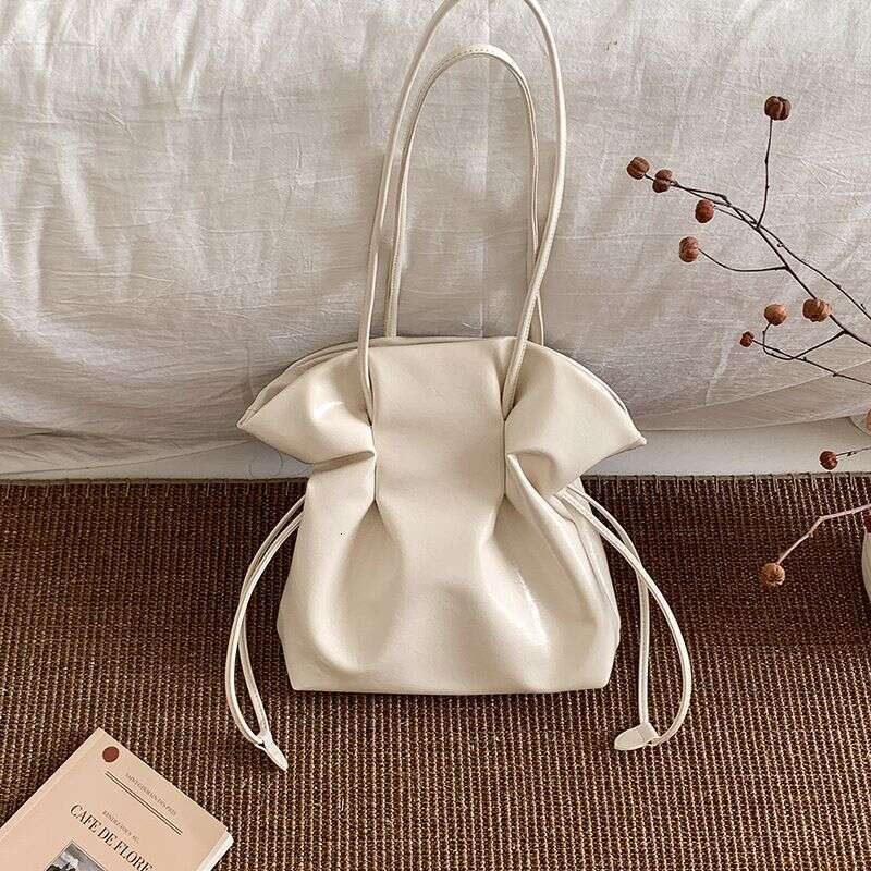 Niche Design Lucky For Women 2025 Spring New Trendy Fashion Texture Large Capacity Women's Shoulder Bag