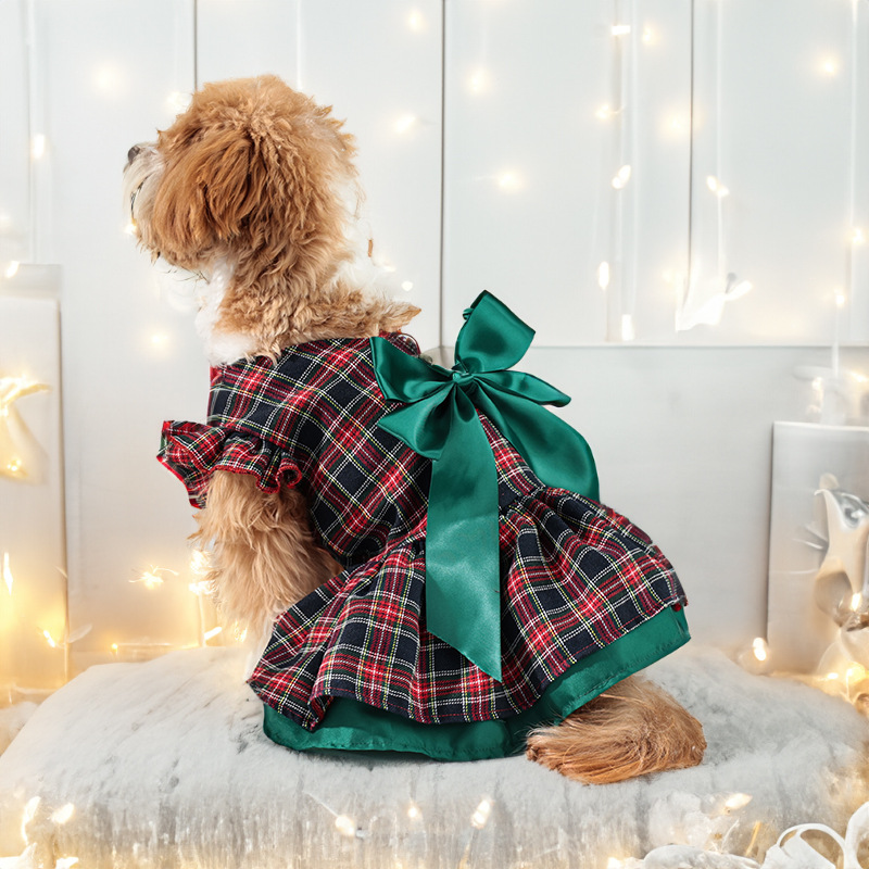 Christmas Dog Plaid Princess Dress with Big Green Bowknot, Classic Red Plaid Design, 4 Sizes (S-XL) for Dogs 1.5-8kg, Ideal for Christmas Parties & Fe