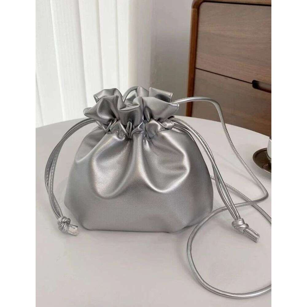 Cloud Drawstring New Fashion Niche Design Lucky High-End Crossbody Phone Mini Bucket Bag