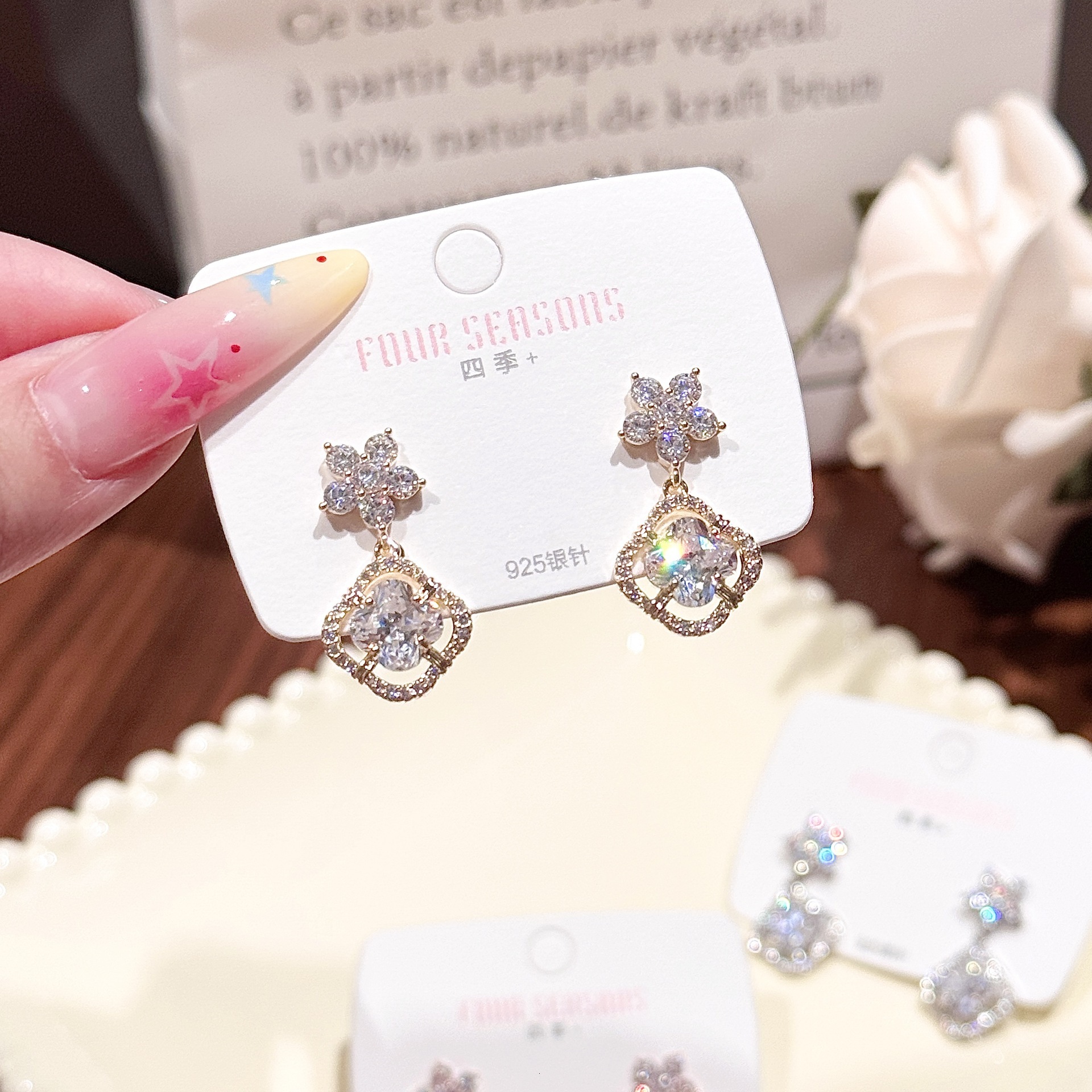 Super Shiny Jewelry Simple Elegant 5A Zircon High-end Feel Fashionable Versatile Light Earrings for Women