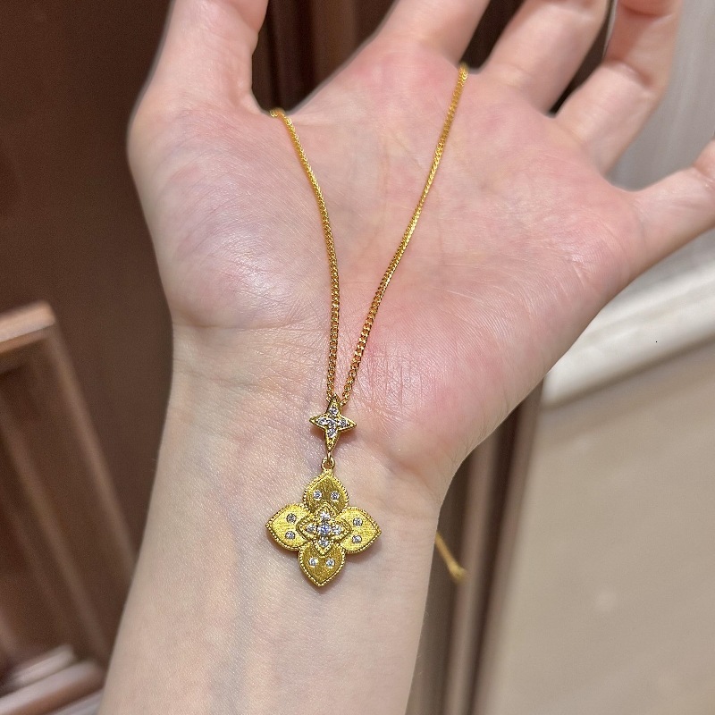 Luxury Brand Designer Jewelry Vintage Second-Hand Light Luxury Retro Exquisite Brushed Diamond-Encrusted Four-Leaf Clover Necklace National Style Vers
