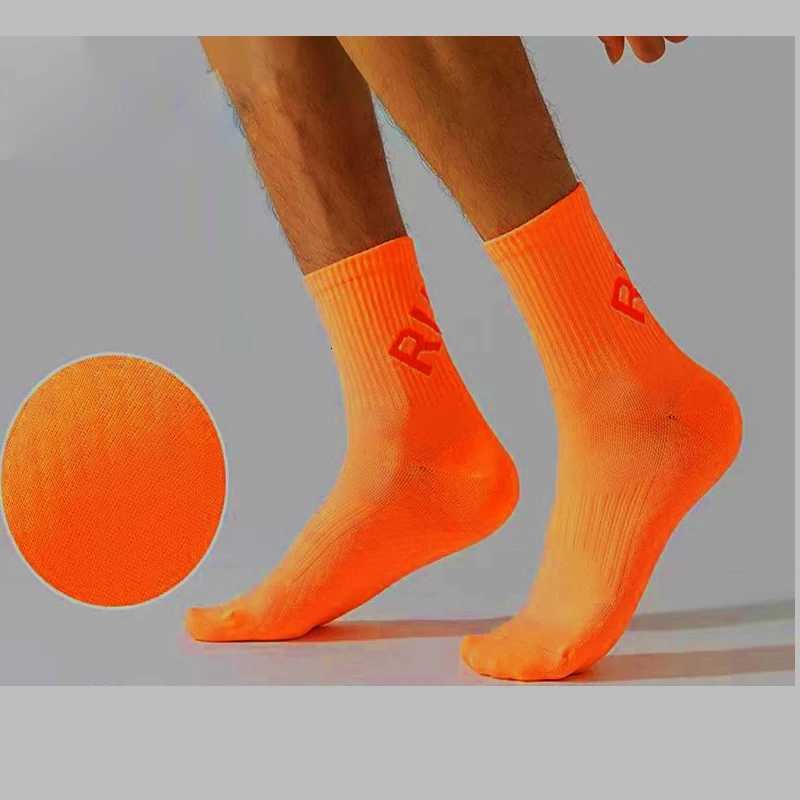 1 Pair Of Running Socks For Men And Women Crew Fitness pressure socks Sports Bright Color Breathable Marathon Basketball Sock D250911