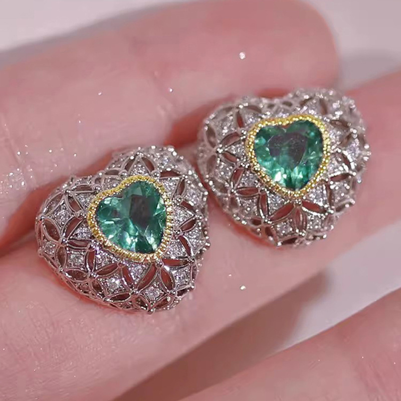 Choucong Stud Earrings Vintage Jewelry 925 Sterling Silver Heart Cut Emerald CZ Diamond Gemstones Party Elegant Women High Quality Women Wedding Earri