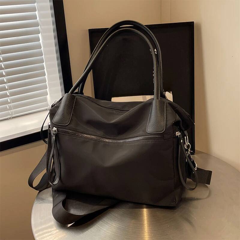 Men s Large Capacity Handbag Women s Shoulder Bag Zipper Crossbody Fitness Bag Unisex Style Versatile Tote Bag Short Distance Travel Bag Designer Bag