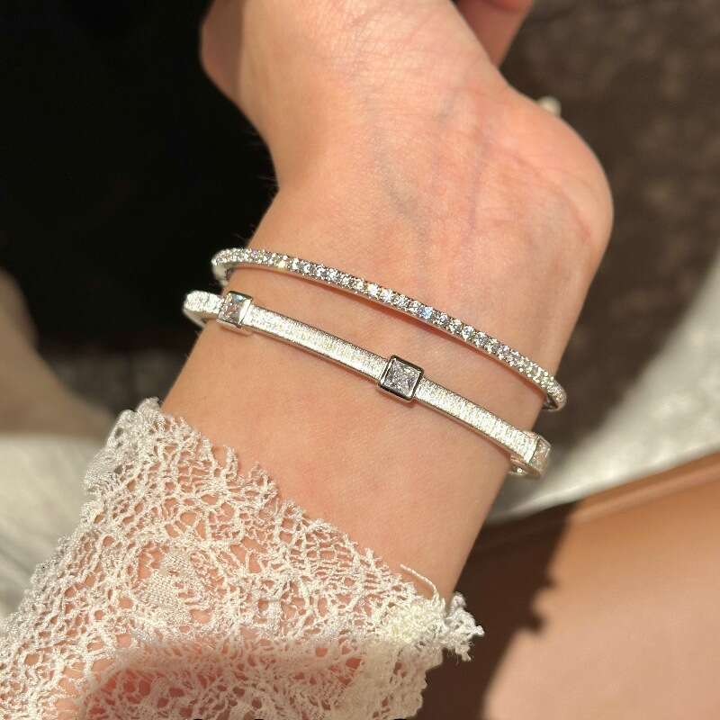 High-end Fashion Light Brushed Square Dia Rhombus Bracelet Italian Heavy Craft Niche Design Elegant Luxurious Jewelry