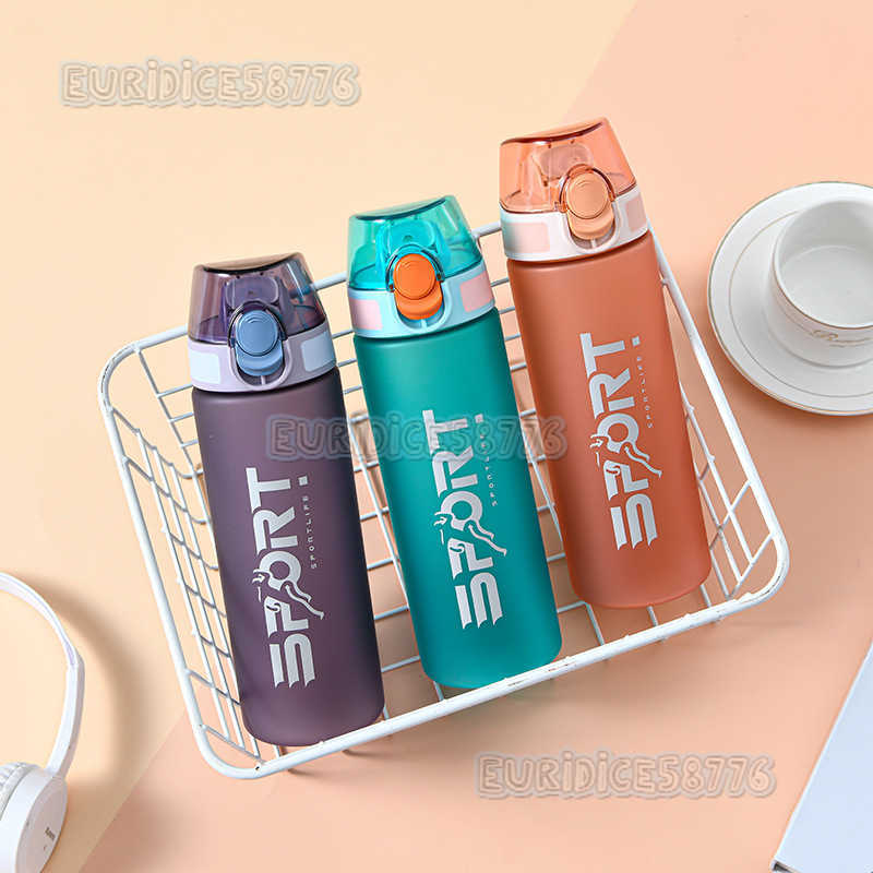 Portable Straw Cup with Flip Lid Fashionable Matte Space Cup Outdoor Hiking Sports Water Bottle Personalized Handy Plastic Cup H250911