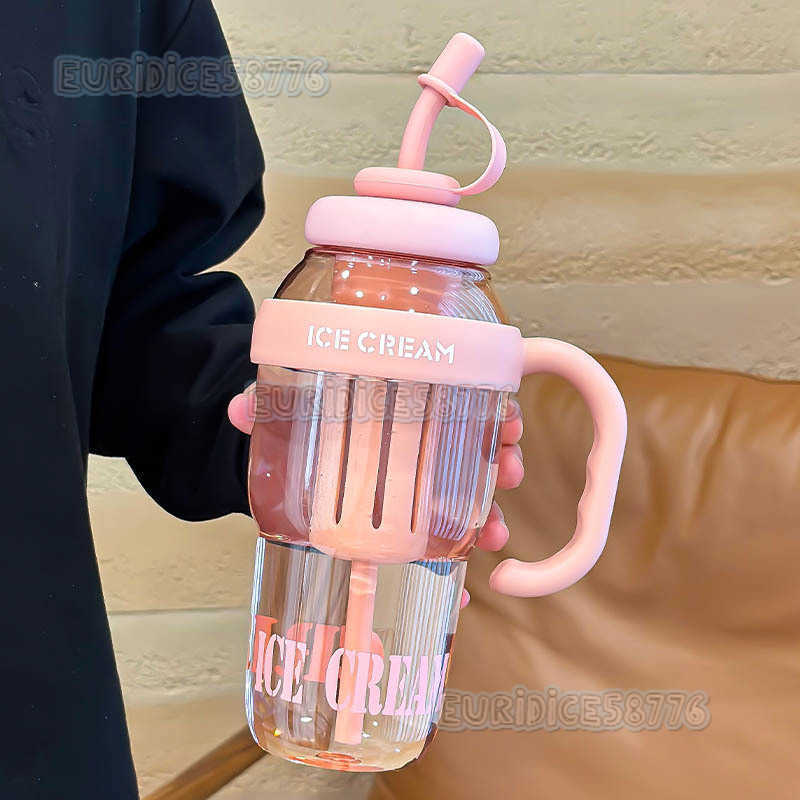 Summer Water Bottle Plastic Cup Ton Bucket Milk Tea Cup Cup Outdoor Portable Cute Straw Cup H250911