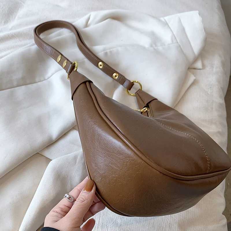 Classic and atmospheric daily simple and minimalist solid color trendy womens crossbody bag multifunctional womens outdoor da Z250911