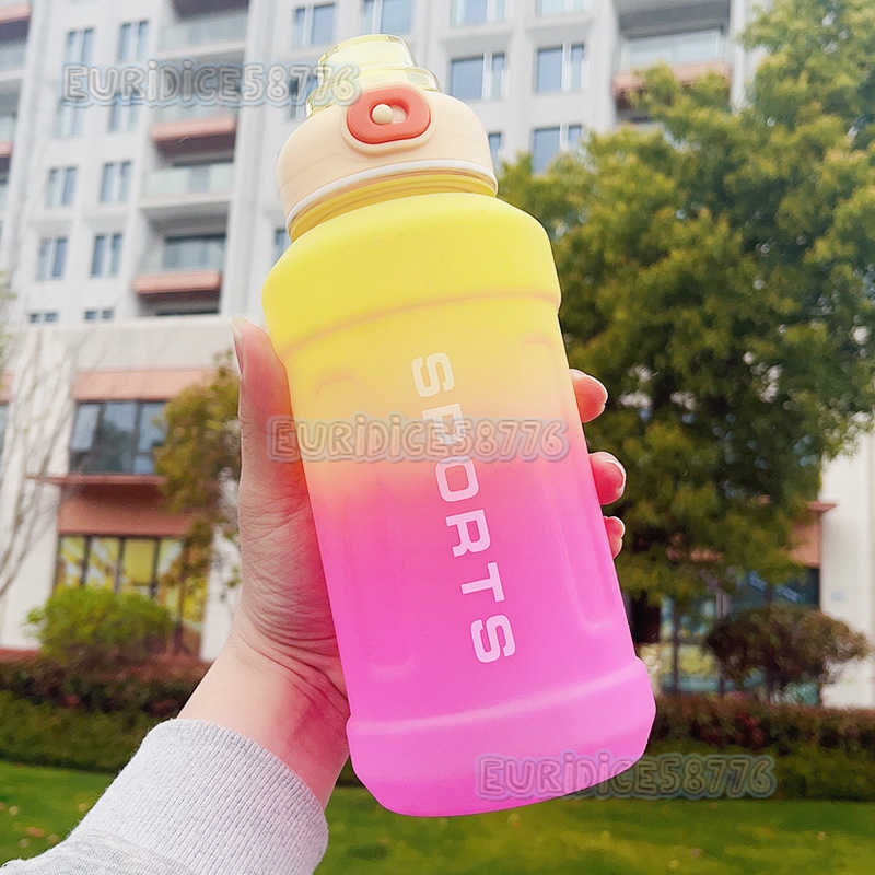 New Matte Gradient Summer Sports Fitness Water Bottle with High Aesthetic and Large Capacity Handle H250911