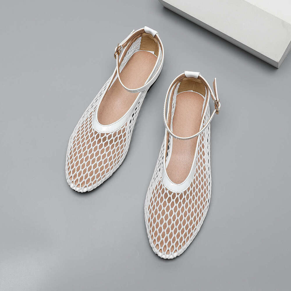 Plus Size Dance Clogs 35-45 Round Toe Flat Mesh Breathable Ballet Belt Designer Shoe Buckle Women's Shoes
