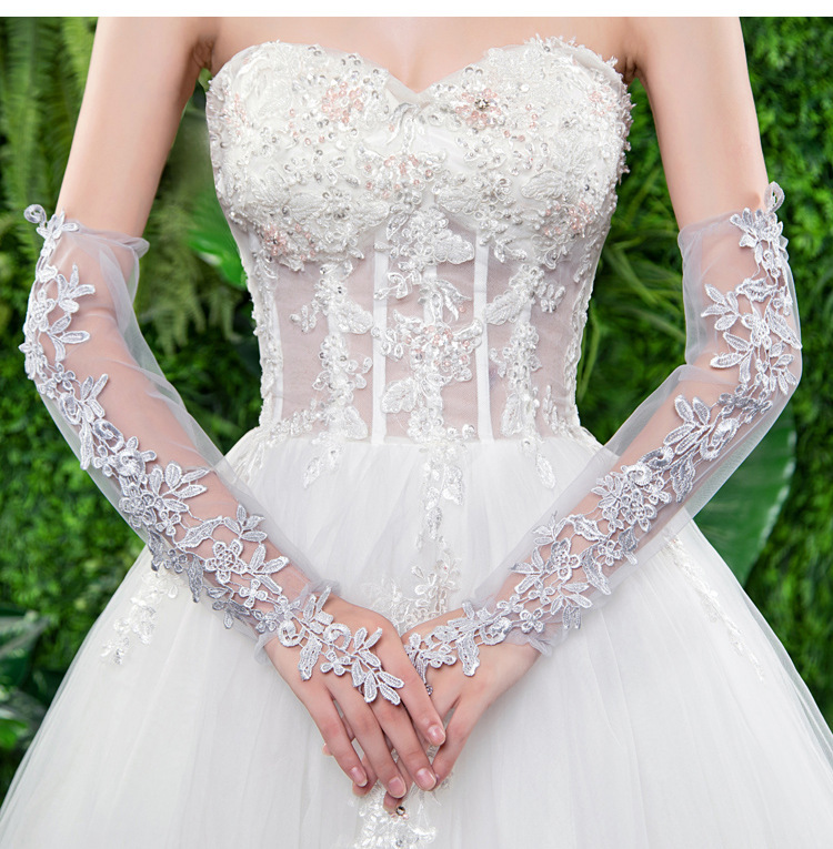 Chic Bridesmaid Attire: Seamless Fingerless Black Lace Wedding Gloves Extending Up to the Elbows