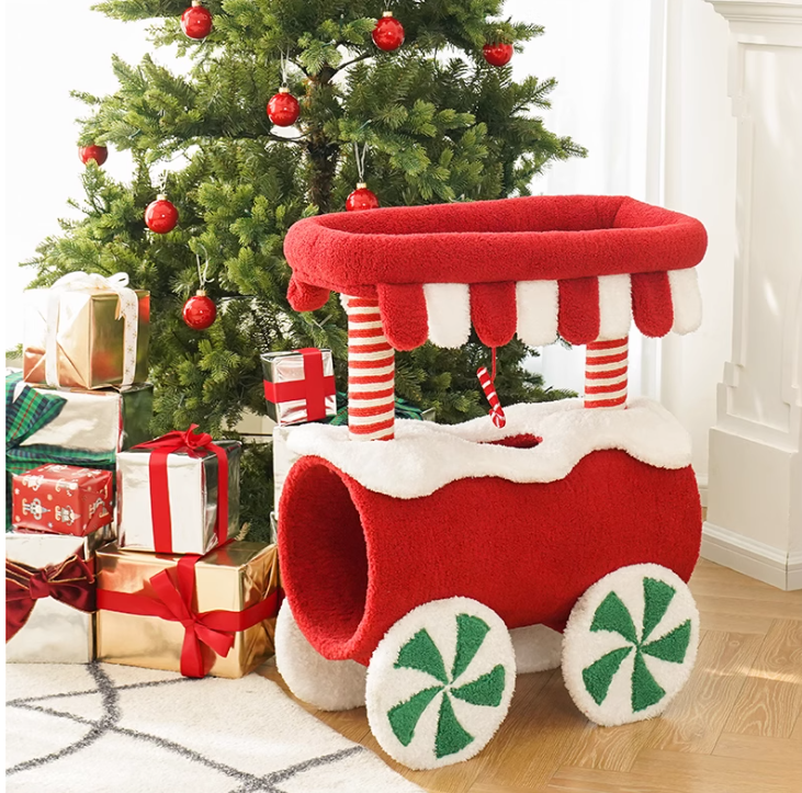 Comfortable Seasonal Shelter - Novelty Trainshape Kitten Nesting Spot Featuring a Play Area