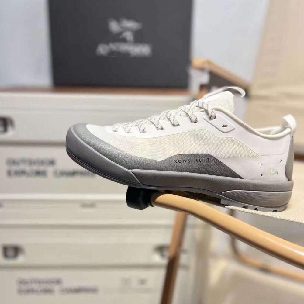 Summer Men's LT Outdoor Casual Ultra-light Comfortable Thin Breathable V-sole Non-slip Hiking Mountaineering Shoes