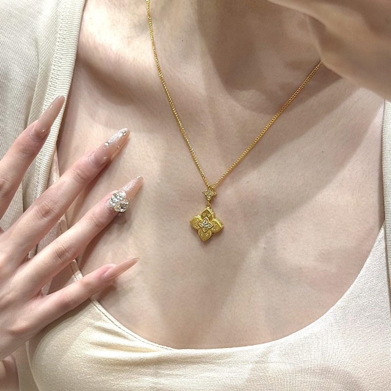Luxury Brand Designer Jewelry Vintage Second-Hand Light Luxury Retro Exquisite Brushed Diamond-Encrusted Four-Leaf Clover Necklace National Style Vers