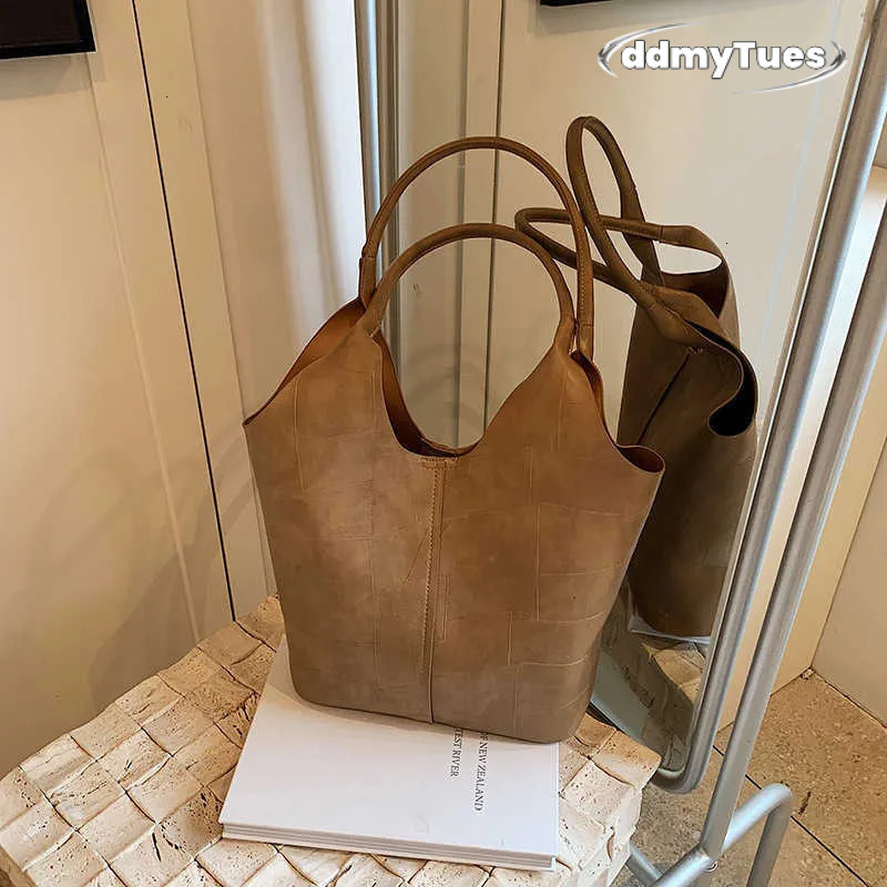 Fashionable large capacity spliced tote women's 2024 new Korean version trendy ins versatile commuting single shoulder mother and child bag 24121
