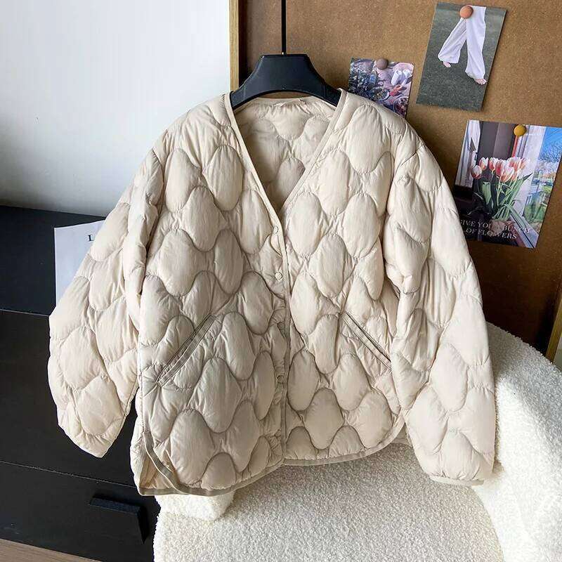 Lagabogy 2025 New Autumn Winter Warm Puffer Coat Women Light Thin 90%White Duck Down Jacket Female Short Single Breasted Outwear