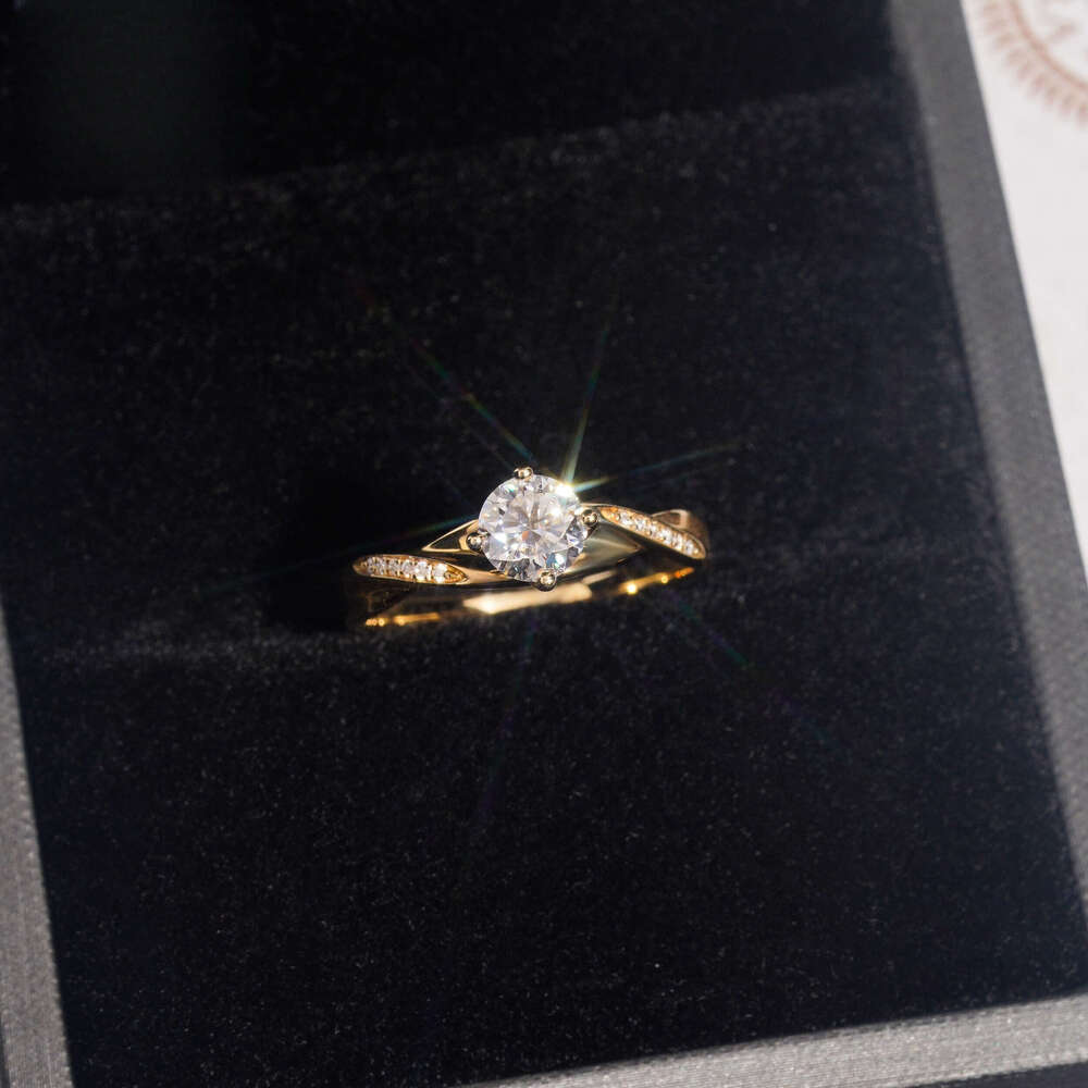 Fine Jewelry New Trendy Engagement Wedding 14k Real Gold 0.6ct Moissanite Ring for Women