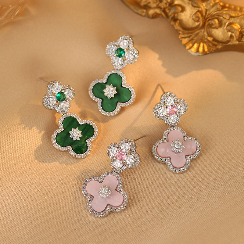 Luxury Brand Designer Jewelry Tiktok Hot-Selling Four-Leaf Flower Zircon Earrings Light Luxury High-End Exquisite Niche Stud Earrings Fashionable Vers