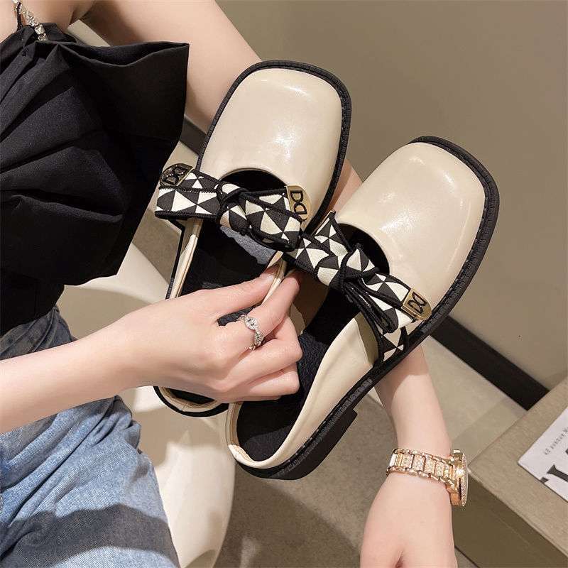 Women's sandals autumn new designer shoes outdoor soft soled slippers flat shoes closed toe half slippers wide toe shoes lazy slippers