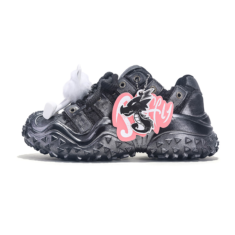 Trendy height increasing shoes for women in autumn and winter 2025, versatile casual sports dad shoes, tire sole soft soled shoes, designer shoes