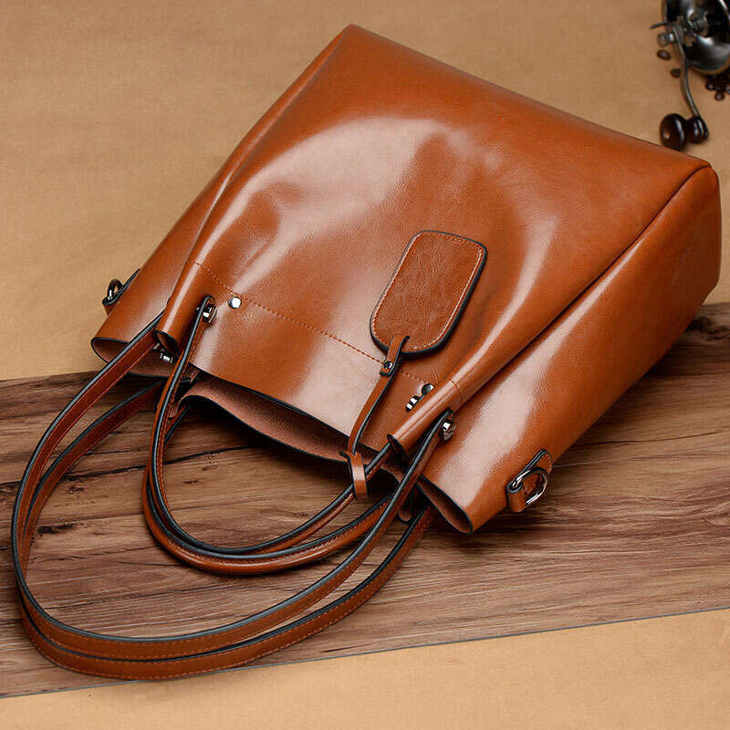 New Genuine Leather Shoulder Crossbody Ladies Handbag Large Oil Wax Cowhide Korean Style Casual Women's Bag