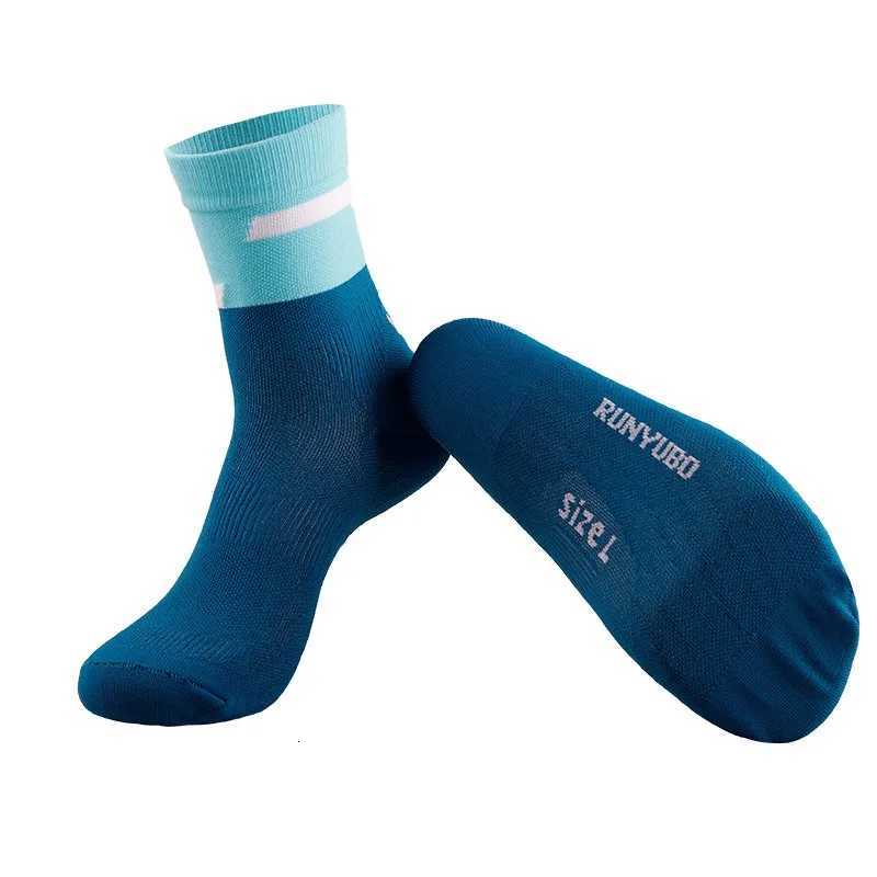 Men Outdoor Sports Elite Socks Breathable Cushion Middle Tube Marathon Running Fitness Gym Training Crew Cycling Socks D250911