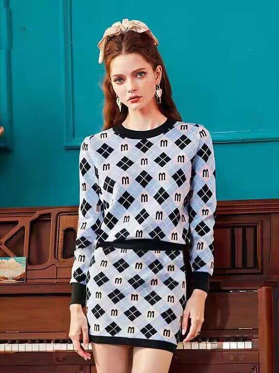 2025 Autumn Winter New Small Fragrance Style Diamond Grid Letter Jacquard Elegant Knitted Women's Casual Half Skirt Two-Piece Set