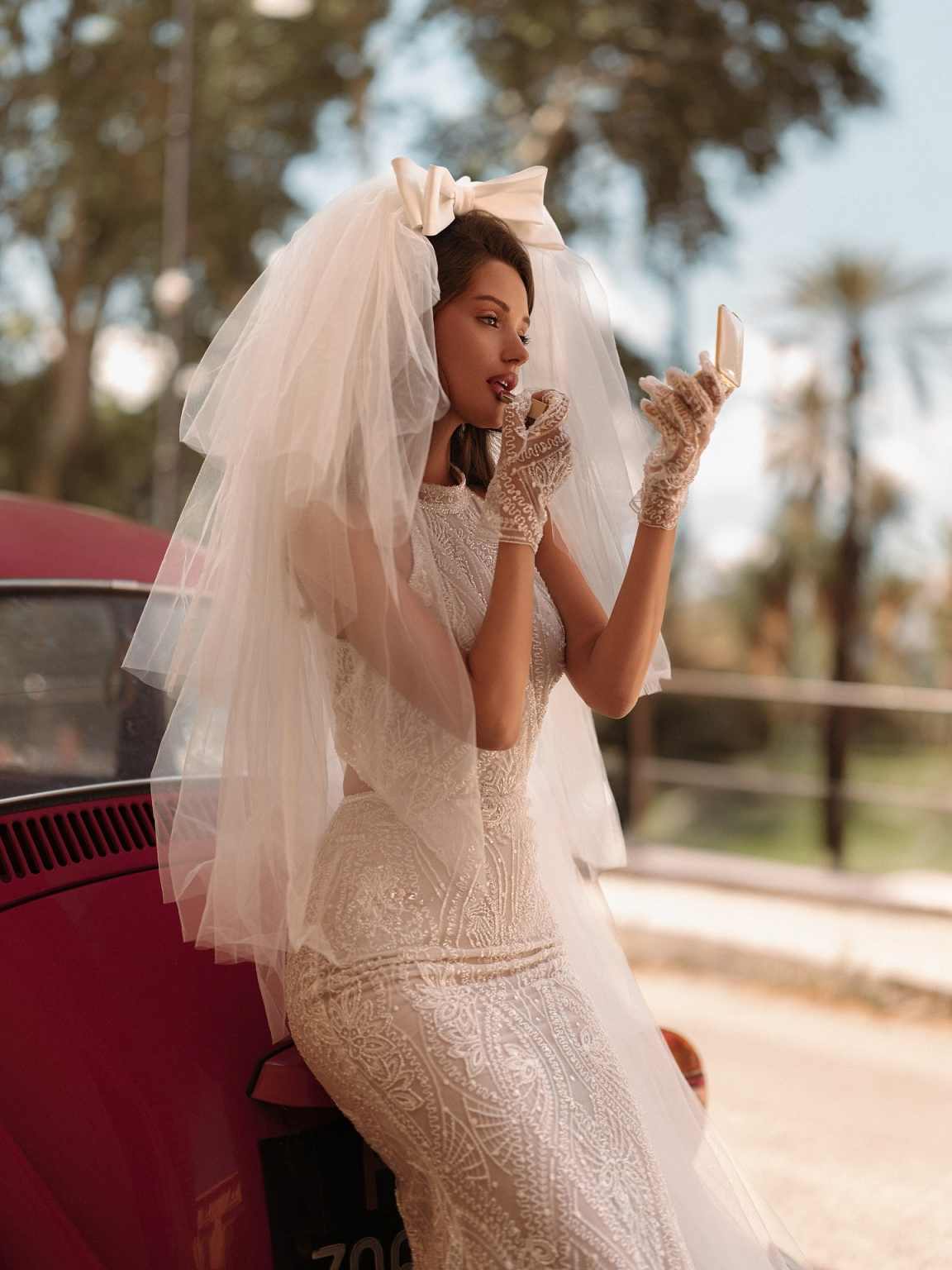 Exquisite Tassel Sexy Halter Wedding Dress Customized Beaded Straight Fitted Cocktail Gown Charming Sequined Party Wear Customized