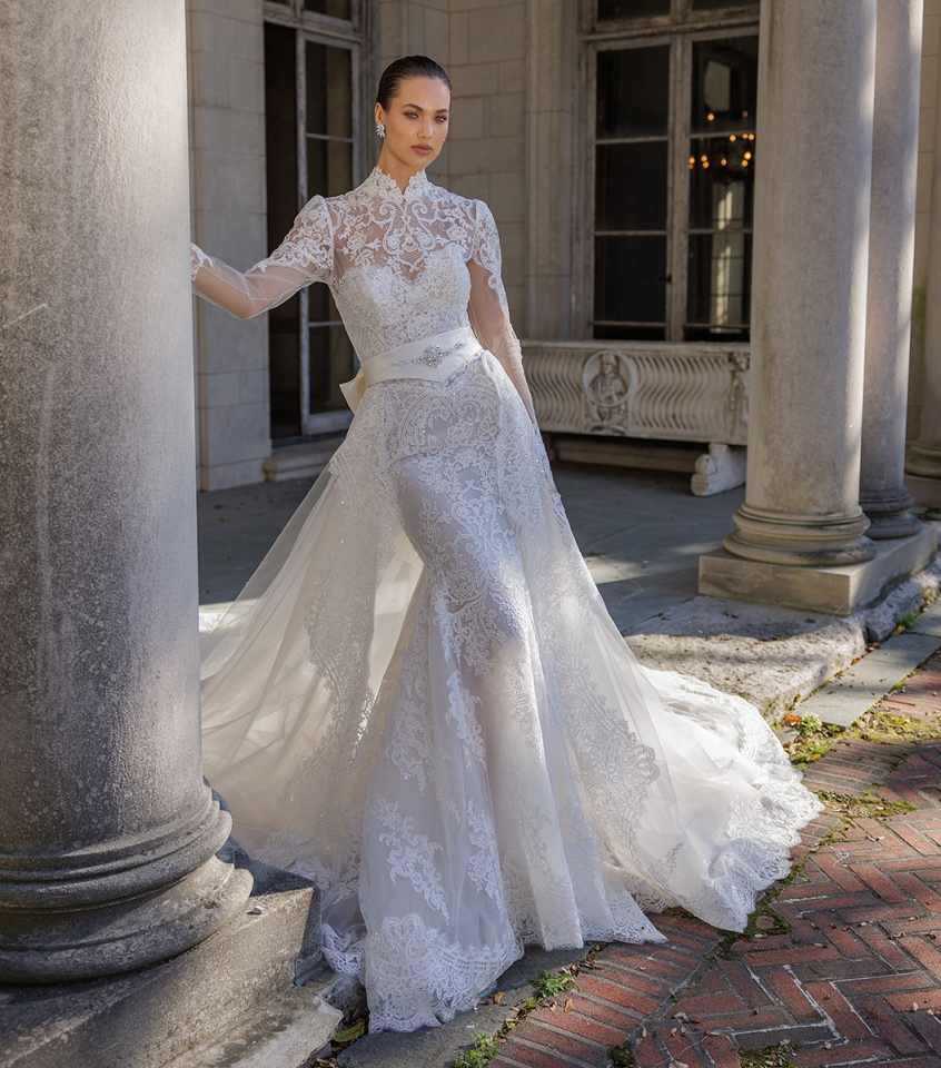 A-line Lace Wedding Dresses 2025 Luxury High Neck Long Sleeve Bridal Gown Applique Swep Train Tulle vestido de novia Customized