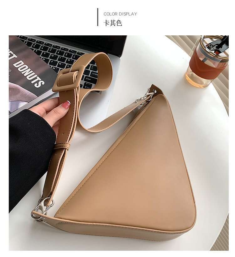 Triangular Women's 2023 Trendy New High-End Texture Niche Design Three-In-One Broadband Messenger Chest Bag Cross-Border