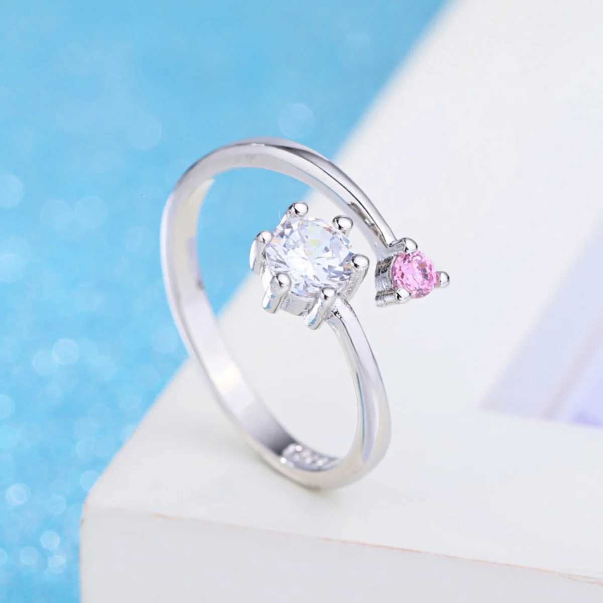 2PcsSet Luxury Pink White Zircon Square Couple Rings For Women Men Fashion Simple Geometric Matching Finger Ring Daily Jewelry W250911