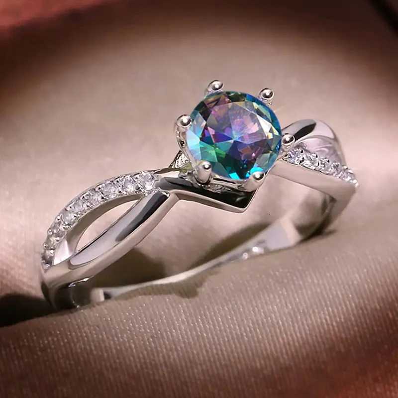 Huitan Trendy 6 Claws Zirconia Stone Rings for Women Fashion Silver Color Proposal Band Accessories Gorgeous Bridal Jewelry W250911