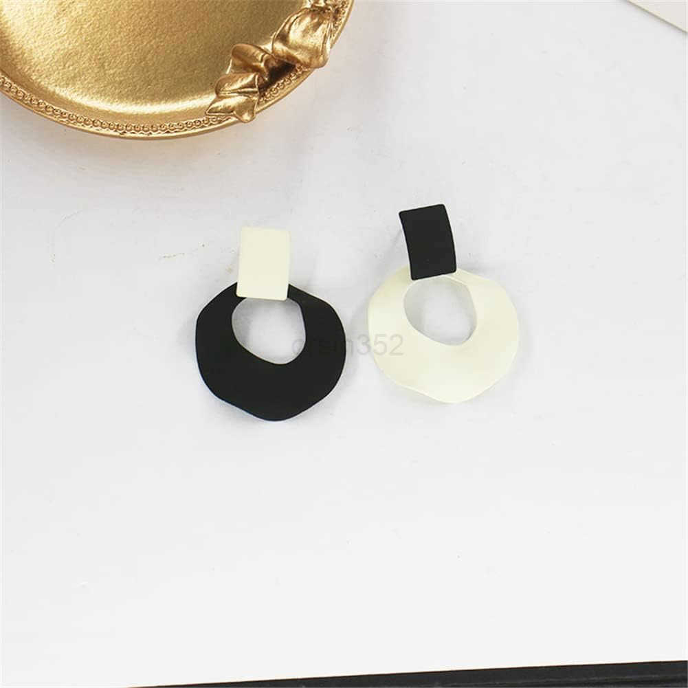 Unique Charm Black White Contrast Asymmetric Geometric Circle Earrings Personalized Fashion Hollow Sparkly Earrings for Women GiftW250911