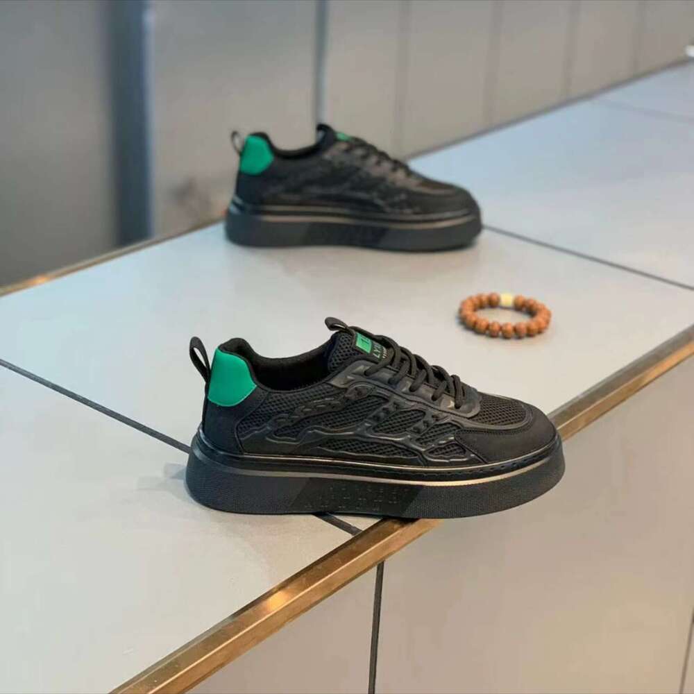 2024 New Men's White Mesh Shoes Armor Stitching Comfortable Breathable Foam Thick Sole TikTok Kuaishou Sneakers