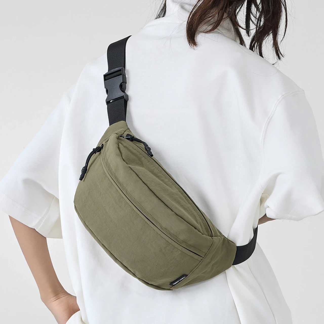 Womens BigCapacity Casual Chest Bag Mens Durable Biker Waist Bag Nylon Simple Unisex Crossbody Bag Z250911