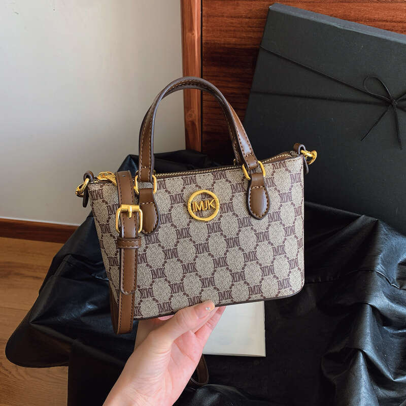 Vintage Designer Bag Small Shoulder Bags Fashionable Women's 2025 New Handbag Small Square Casual Shoulder Crossbody Bag for Women