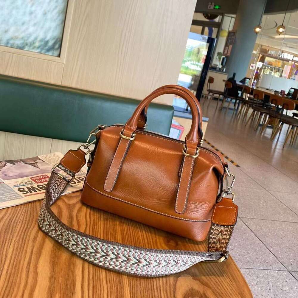 Genuine Leather New Vegetable Tanned Oil Wax Top Layer Cowhide Boston Large Capacity Handbag Women's Crossbody Bag