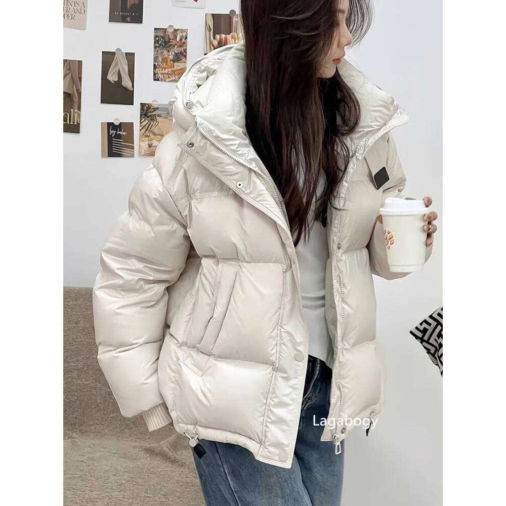 Lagabogy 2025 New Winter Women's Hooded Puffer 90% White Duck Down Thickened Short Jacket Female Casual Versatile Outwear