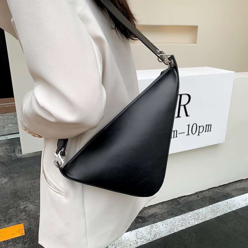 Triangular Women's 2023 Trendy New High-End Texture Niche Design Three-In-One Broadband Messenger Chest Bag Cross-Border