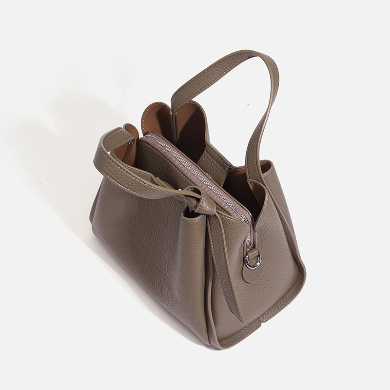 Free delivery designer bags Large capacity tote women retro armpit commuting handbag shoulder bag Anti-theft